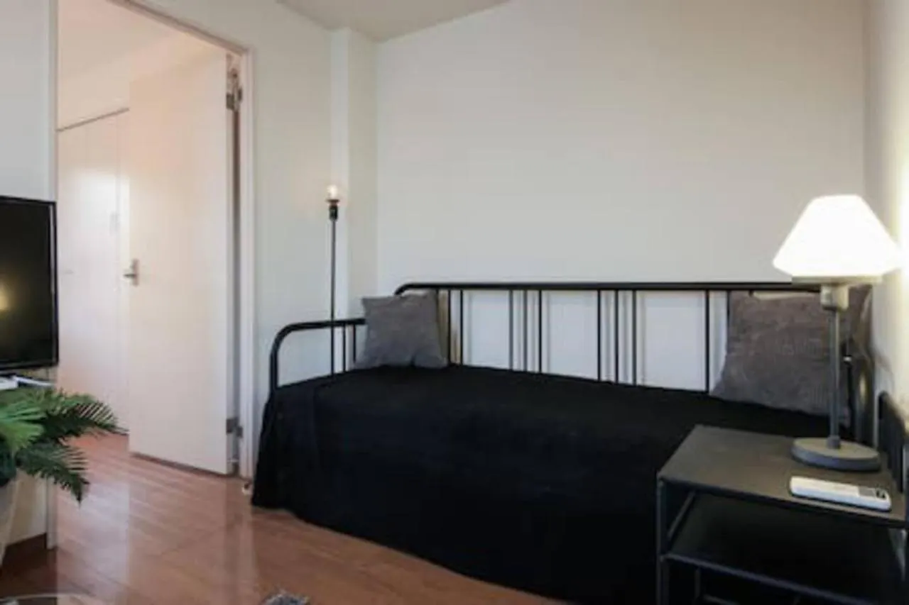 Sengoku Eki-Mae Bldg 401 Apartment Tokyo
